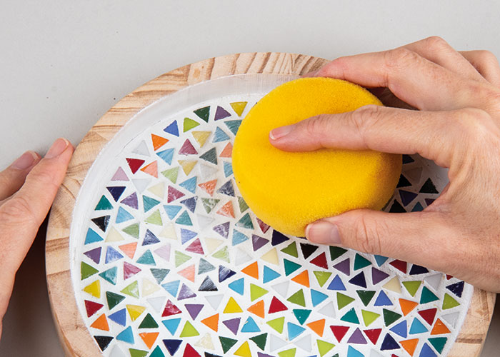 Taca dekoracyjna z mozaiką krok po kroku polerowanie