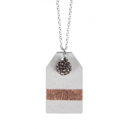 Wisiorek z betonu biżuteryjnego tag zrobiony w formie odlewniczej ozdobi długi naszyjnik